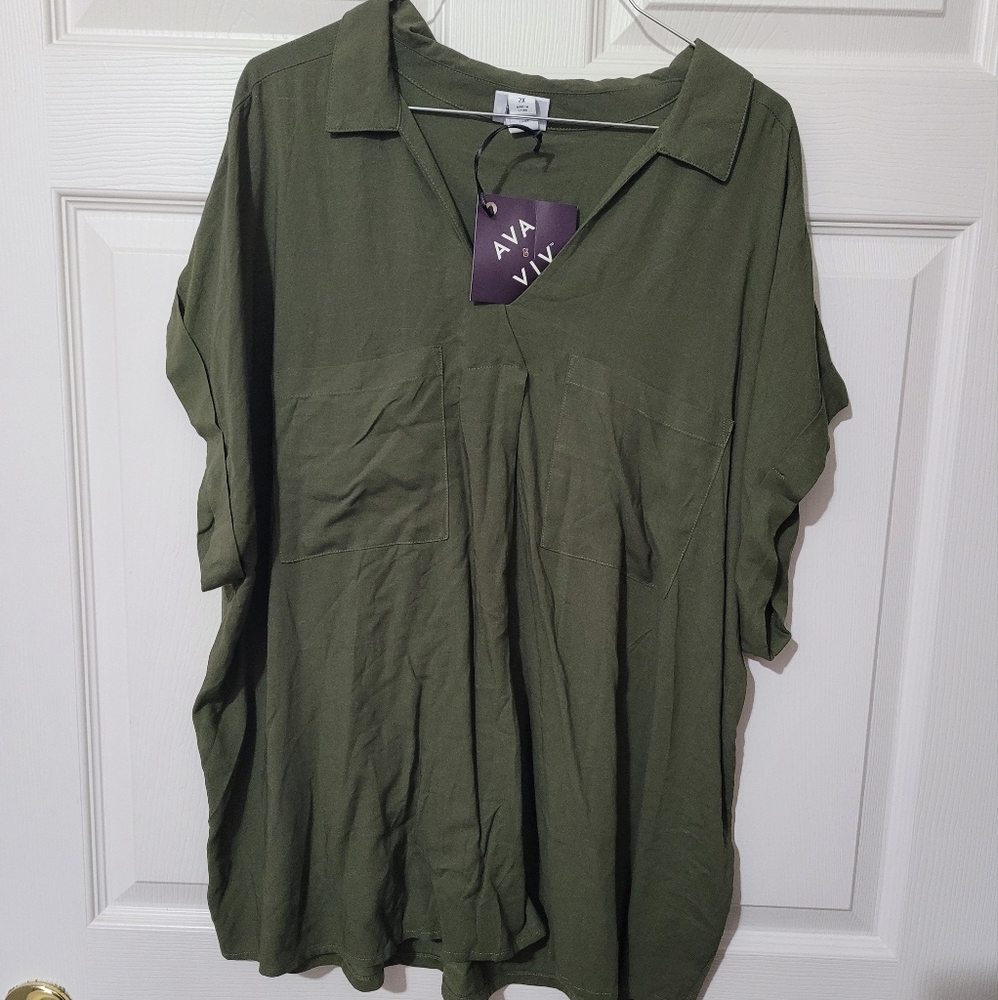 Ava and Viv Top NWT
